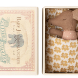 Maileg - Sleepy wakey baby mouse in matchbox - Rose (dots)